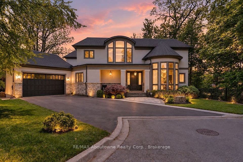456 Lakeshore Road W, Oakville, ON L6K 1G5 – main photo
