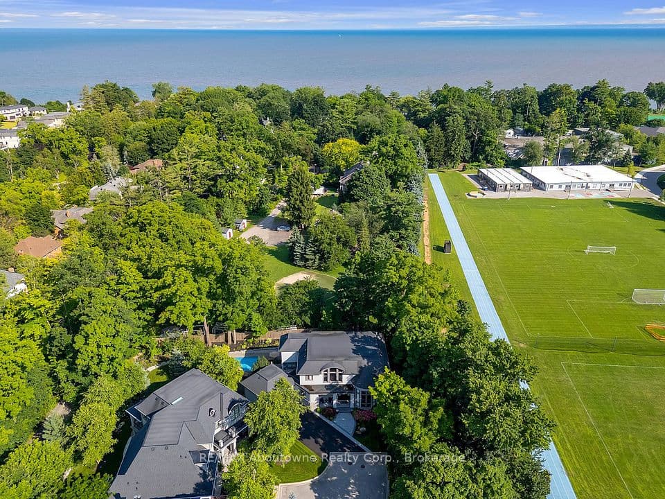 456 Lakeshore Road W, Oakville, ON L6K 1G5 – photo 2