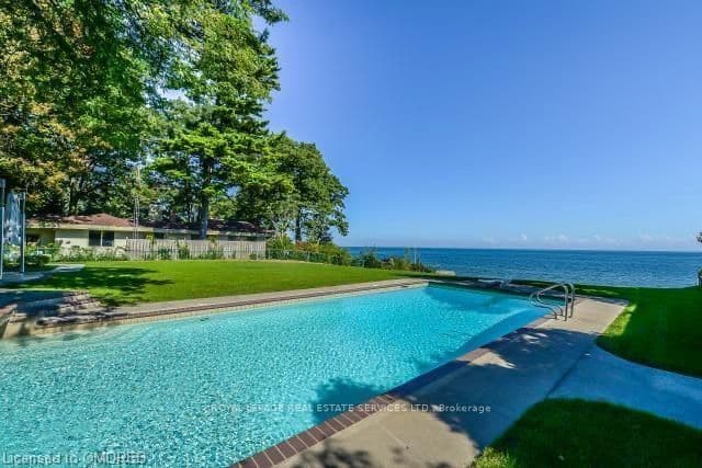 16 Ennisclare Drive W, Oakville, ON L6J 4N2 – photo 2
