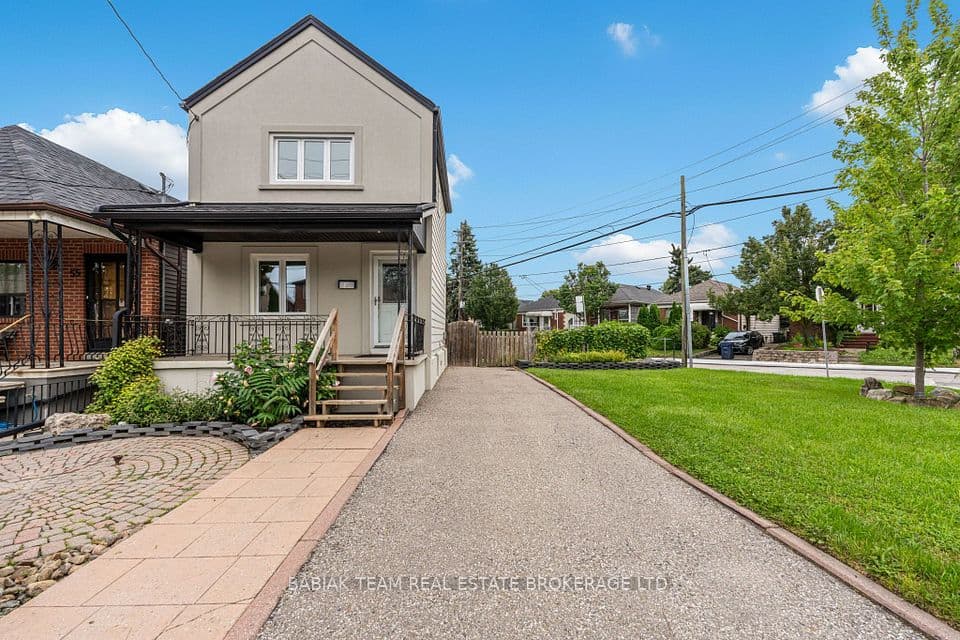 57 Avon Avenue, Toronto, ON M6N 3W8 – photo 2