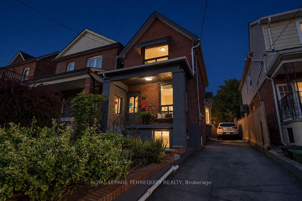 211 Blackthorn Avenue, Toronto, ON M6N 3H7 – main photo