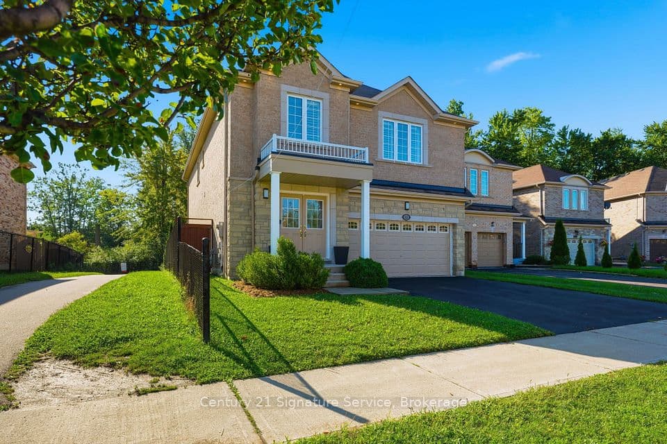 322 Comiskey Crescent, Mississauga, ON L5W 0C5 – photo 3