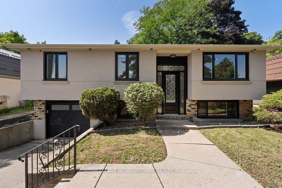 1268 Forest Hill, Oakville, ON L6H 2C3 – main photo