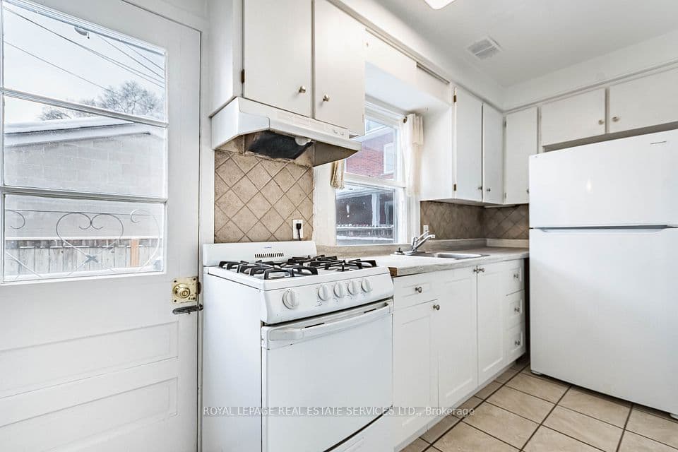 740 Lansdowne Avenue, Toronto, ON M6H 3Y8 – photo 3
