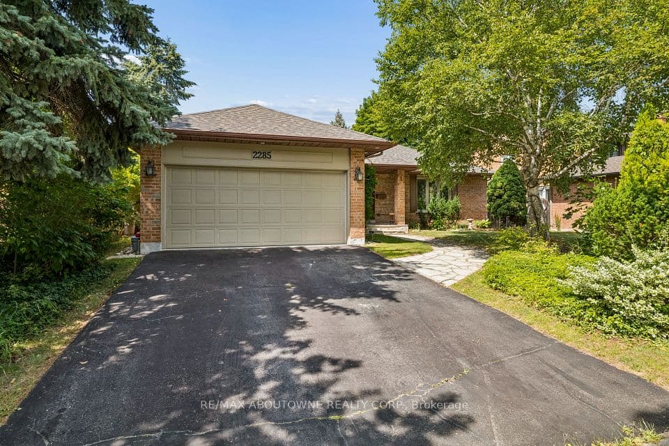 2285 Dunedin Road, Oakville, ON L6J 5V4 – photo 2