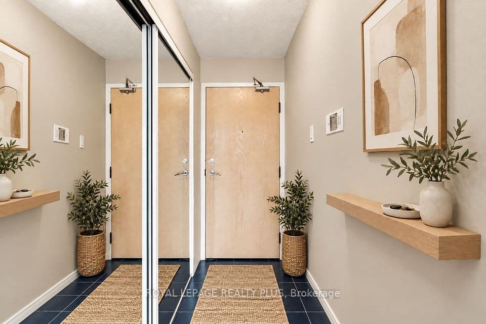 350 Rathburn Road W 701, Mississauga, ON L5B 3Y2 – photo 3