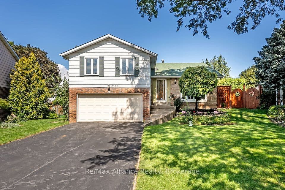 2454 Woking Crescent, Mississauga, ON L5K 1Z7 – main photo