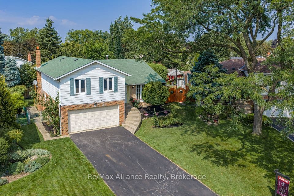 2454 Woking Crescent, Mississauga, ON L5K 1Z7 – photo 3