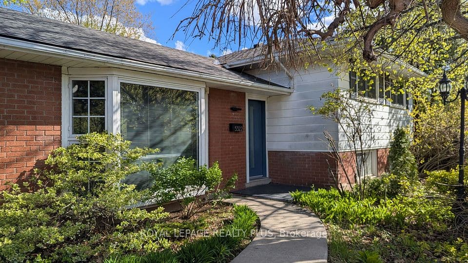 5322 Windermere Drive, Burlington, ON L7L 3M1 – main photo