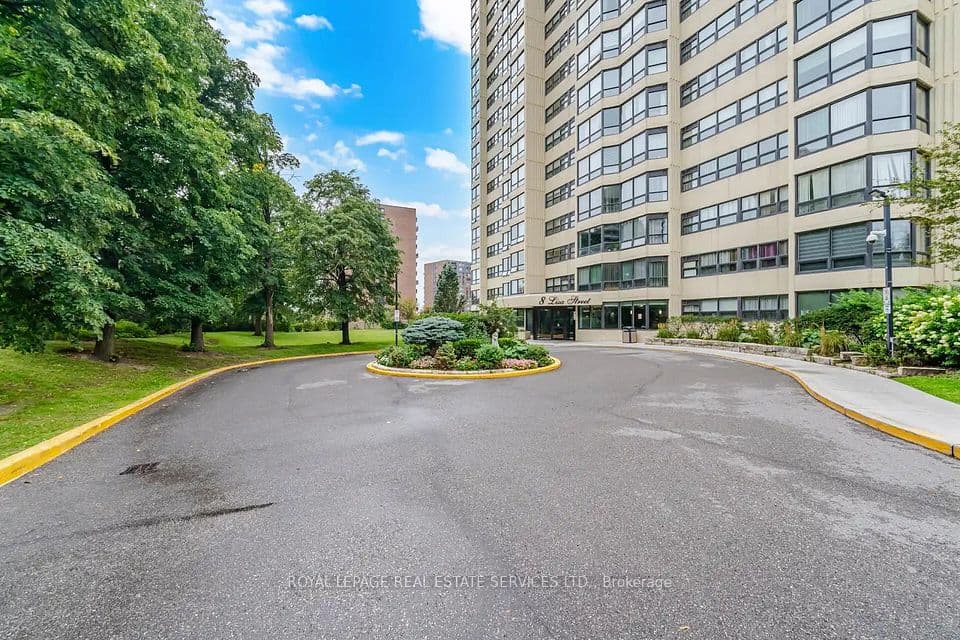 8 Lisa Street 306, Brampton, ON L6T 4S6 – photo 2
