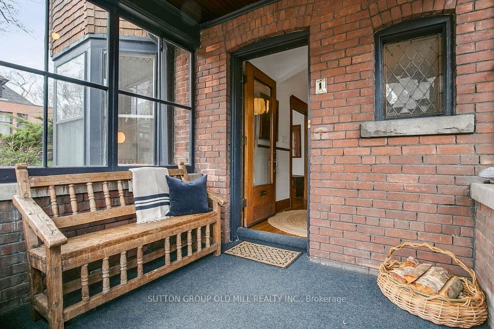 1 Algonquin Avenue, Toronto, ON M6R 1K6 – photo 2