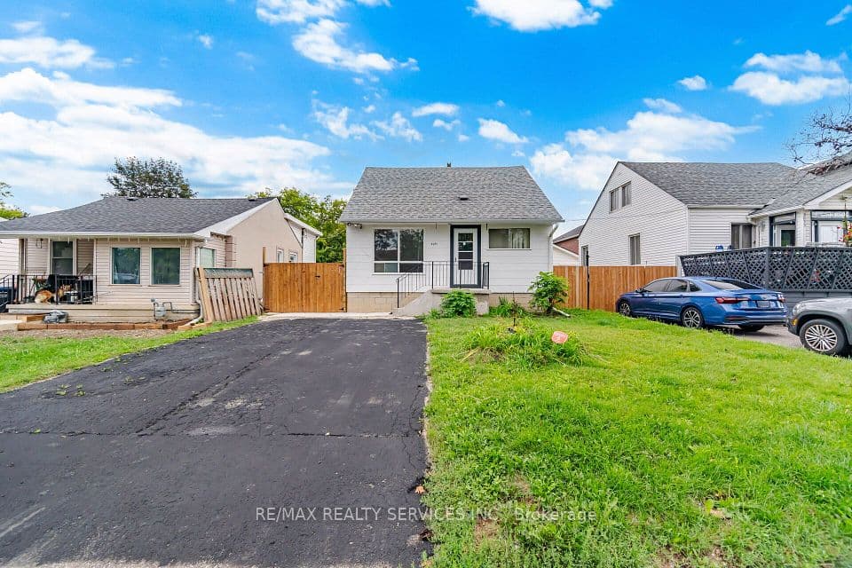 3051 Churchill Avenue, Mississauga, ON L4T 1R4 – main photo