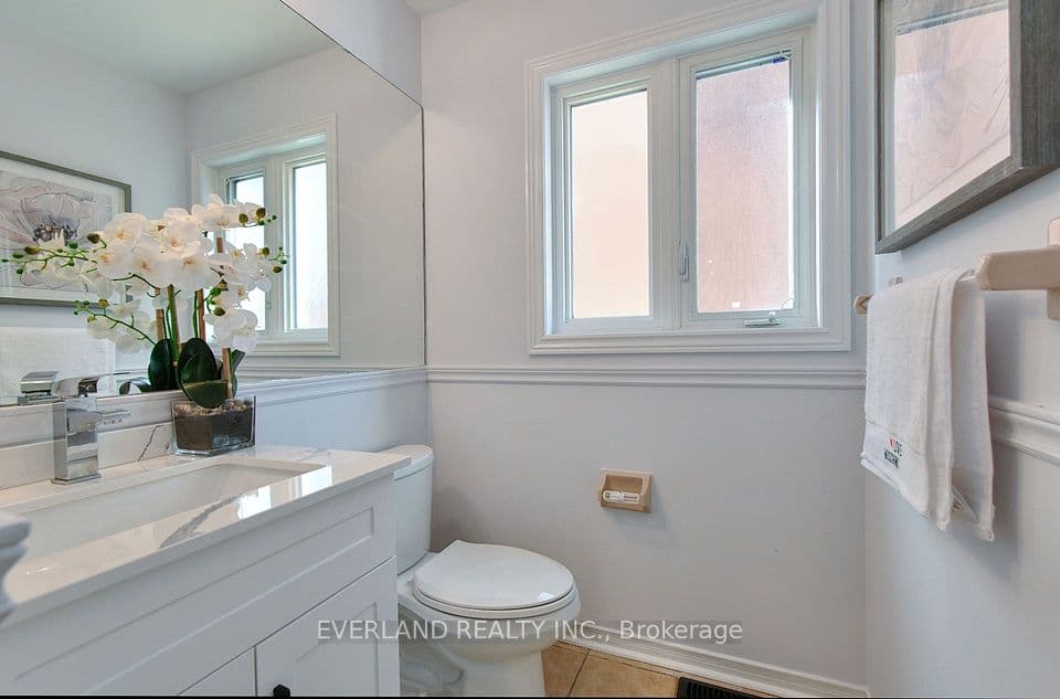 5386 Middlebury Drive N, Mississauga, ON L5M 5E6 – photo 3