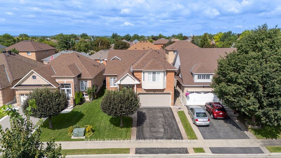 66 Ryegrass Crescent, Brampton, ON L7A 3J9 – main photo
