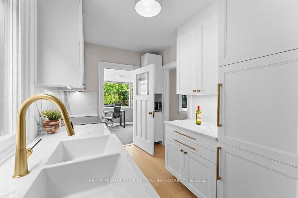 408 Glenlake Avenue, Toronto, ON M6P 1G7 – photo 3