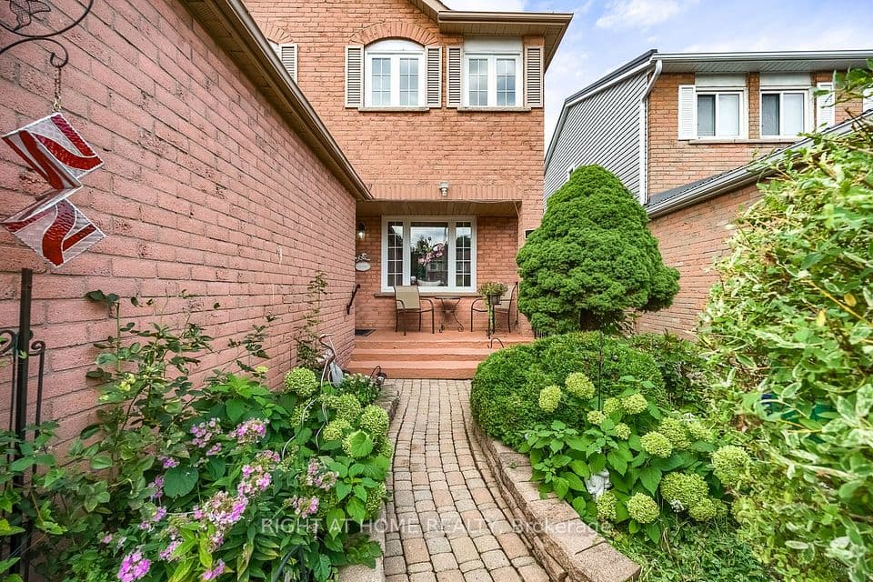 54 Niagara Place, Brampton, ON L6S 4Y8 – photo 3