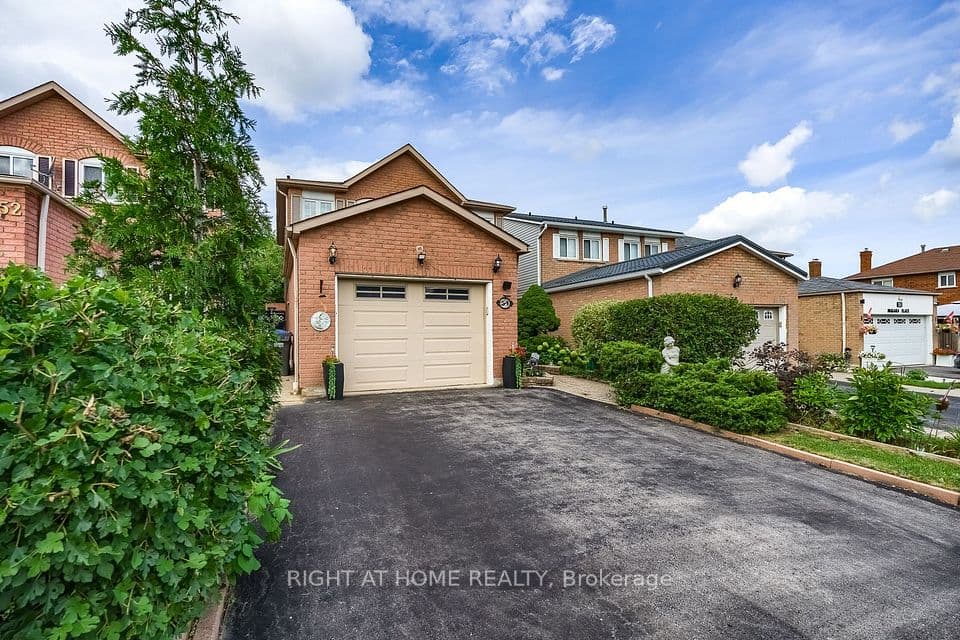 54 Niagara Place, Brampton, ON L6S 4Y8 – photo 2