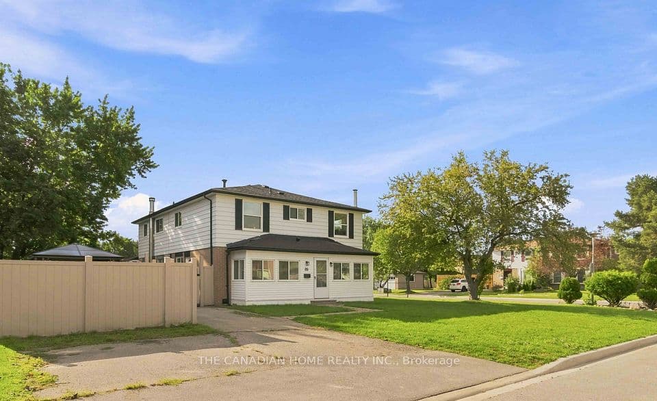 80 Flamingo Crescent, Brampton, ON L6T 2G7 – main photo