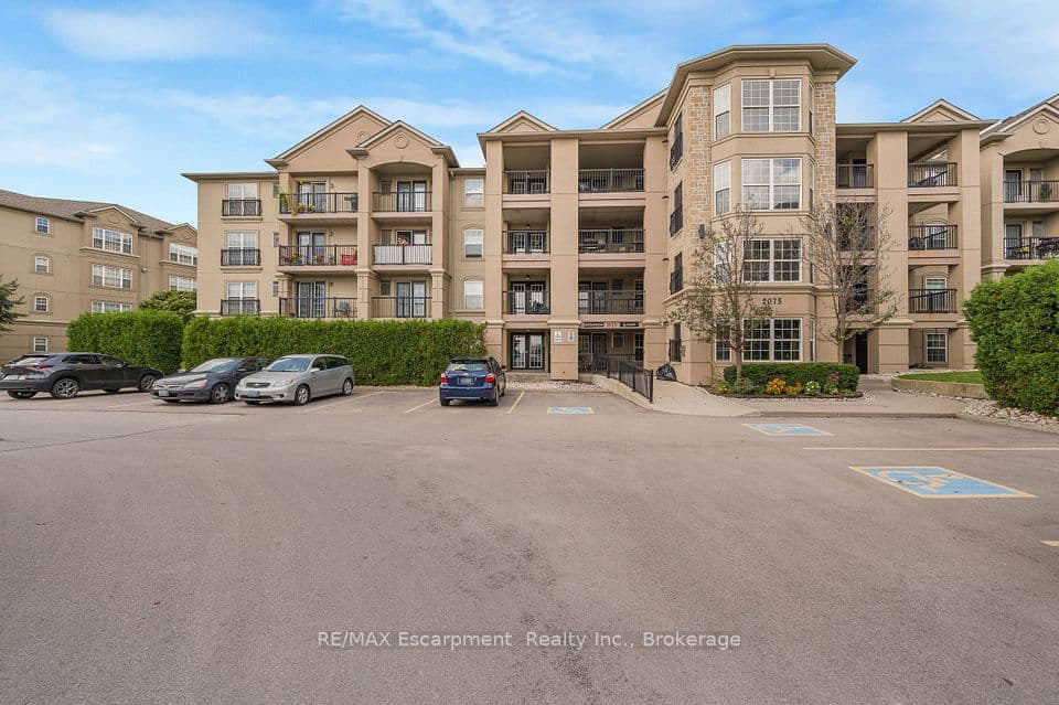 2075 Appleby Line 102, Burlington, ON L7L 7H3 – photo 2