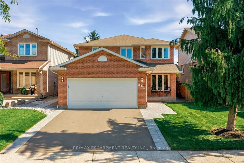 551 Deerhurst Drive, Burlington, ON L7L 5V9 – main photo