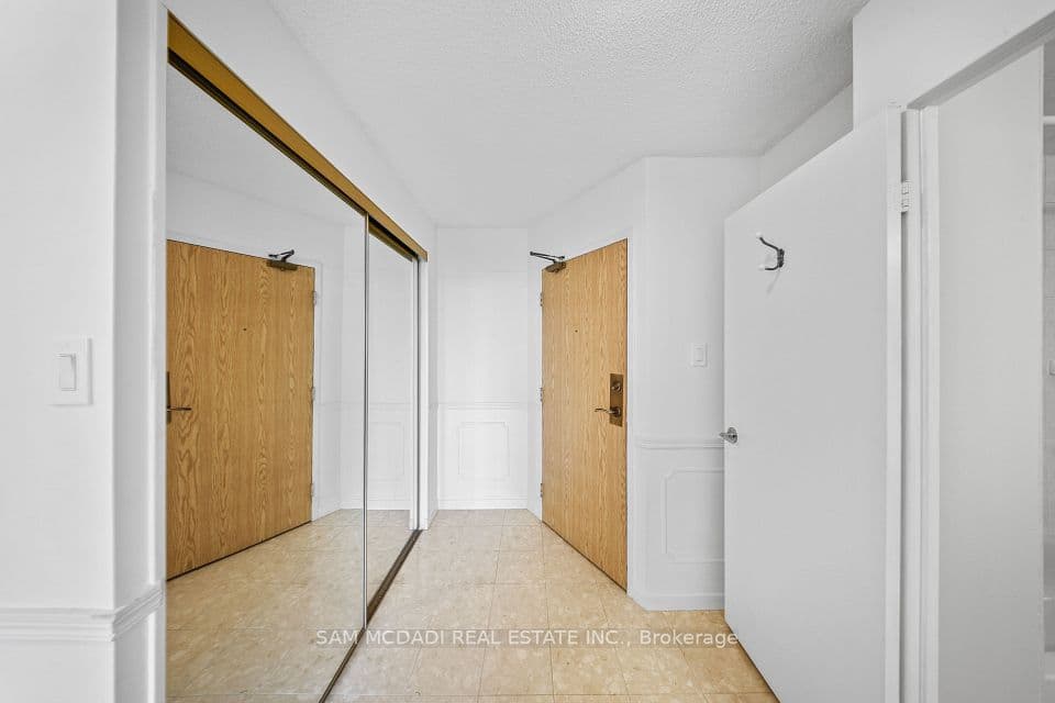 1300 Bloor Street 1007, Mississauga, ON L4Y 3Z2 – photo 2