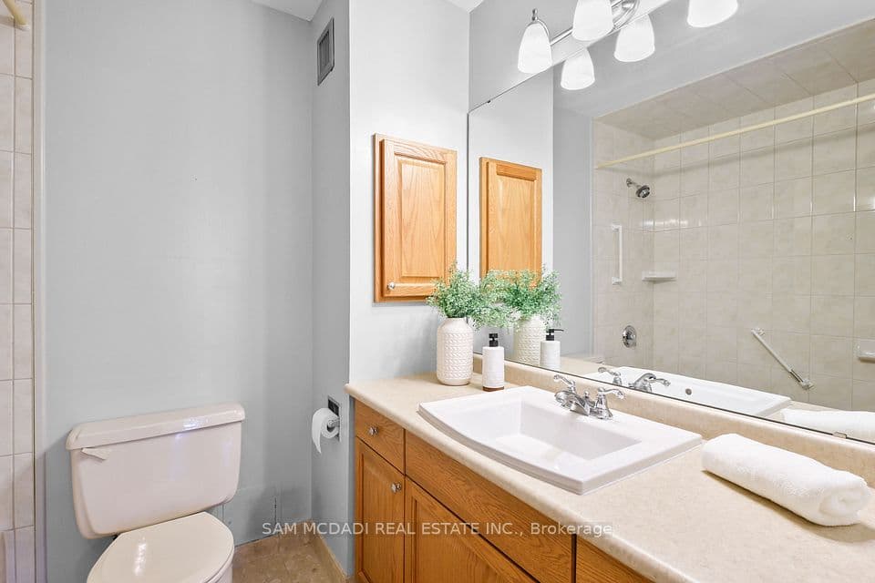 1300 Bloor Street 1007, Mississauga, ON L4Y 3Z2 – photo 3