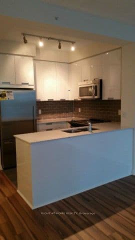 55 Eglinton Avenue W 1101, Mississauga, ON L5R 0E4 – main photo