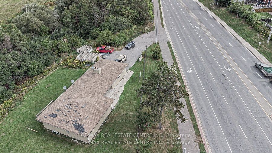 3024 Countryside Drive, Brampton, ON L6P 0V3 – photo 3
