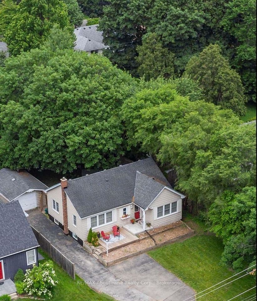 938 King Road, Burlington, ON L7T 3L3 – main photo