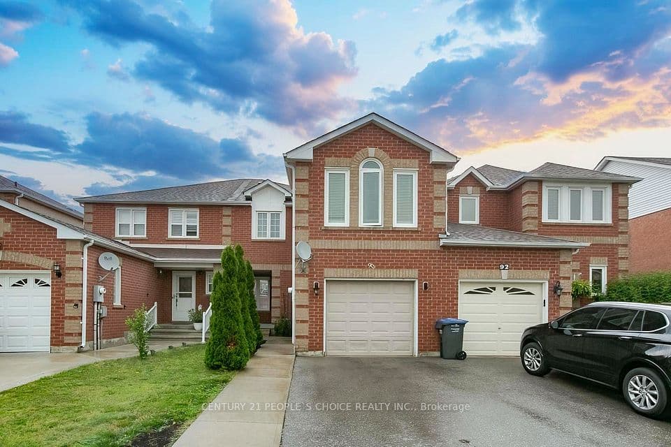 90 White Tail Crescent, Brampton, ON L6Y 5B9 – main photo