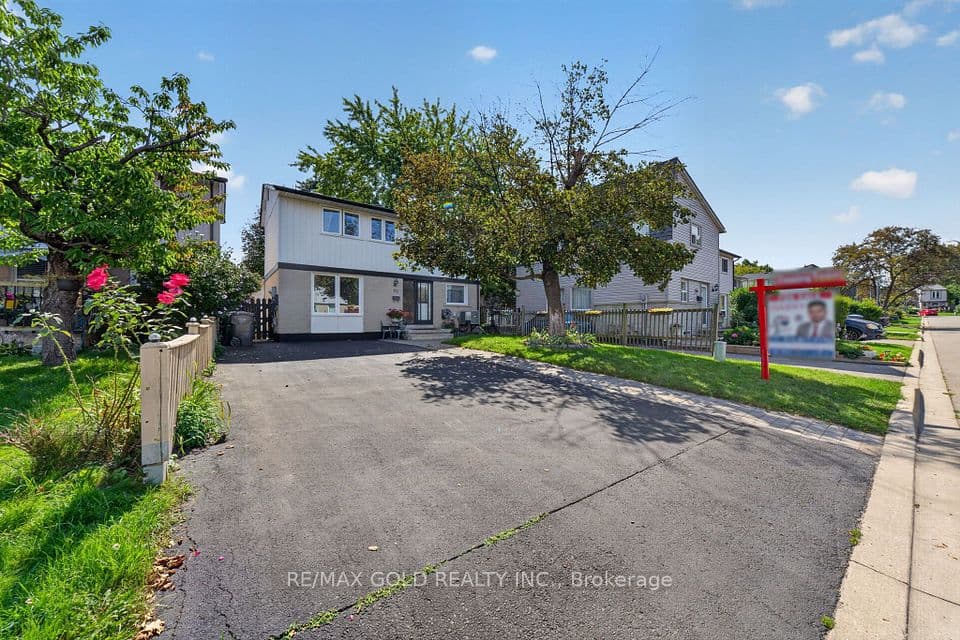 10 Jeffrey Street, Brampton, ON L6S 2M9 – photo 3