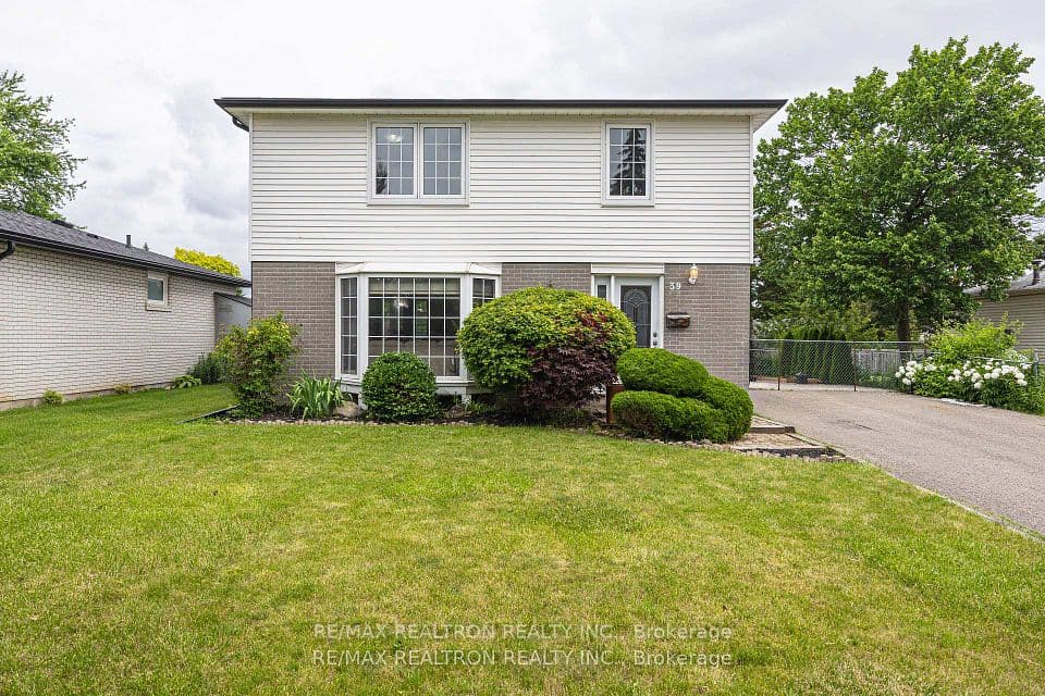39 Deloraine Drive, Brampton, ON L6T 1T6 – main photo