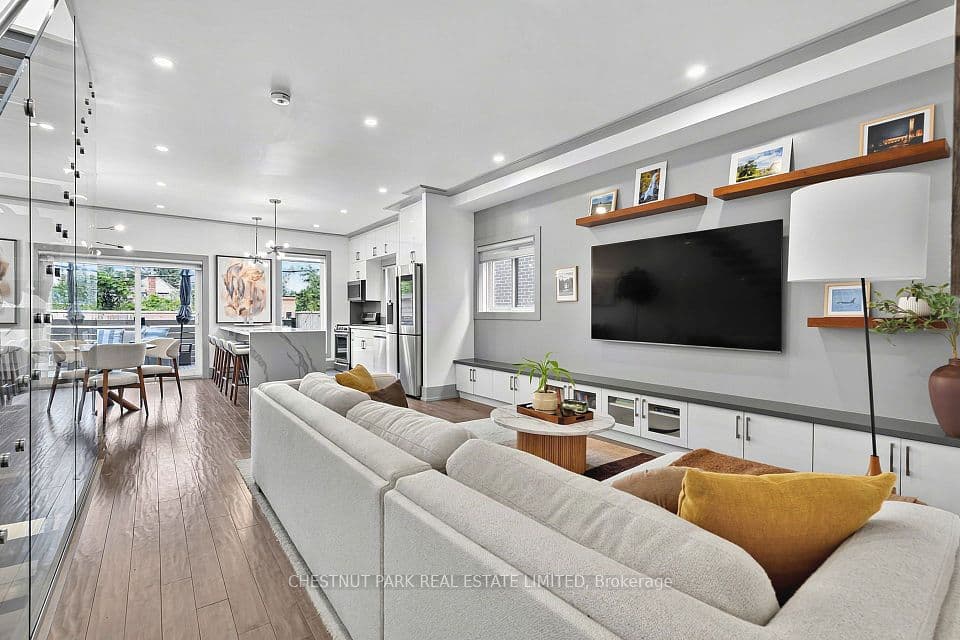 15 Nineteenth Street, Toronto, ON M8V 3L4 – photo 3