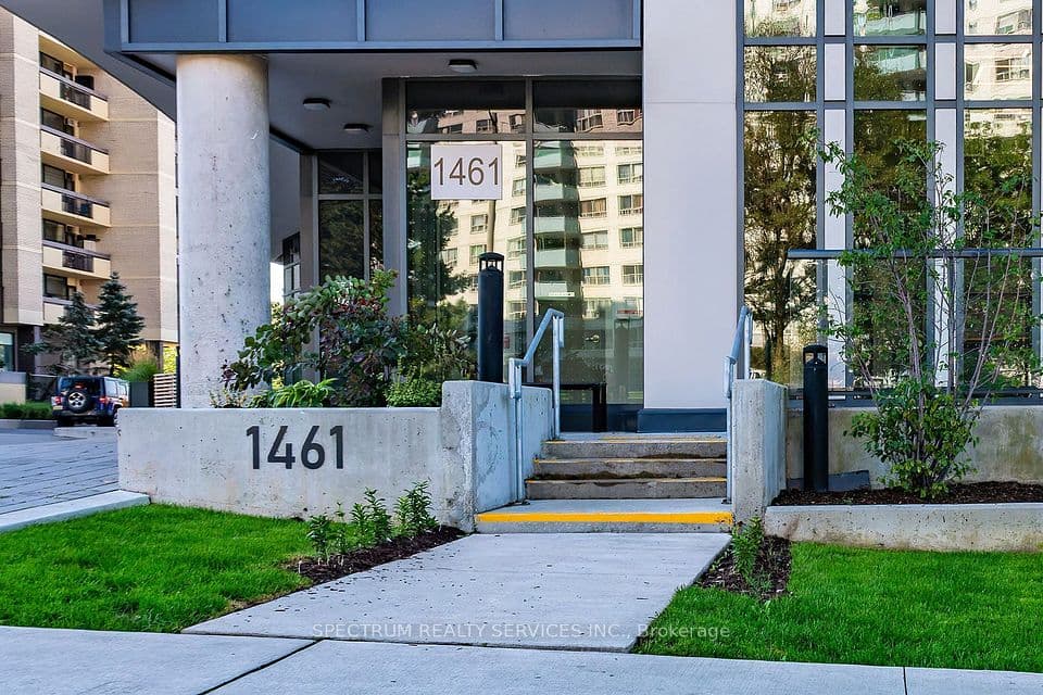 1461 Lawrence Avenue 307, Toronto, ON M6L 0A6 – photo 2