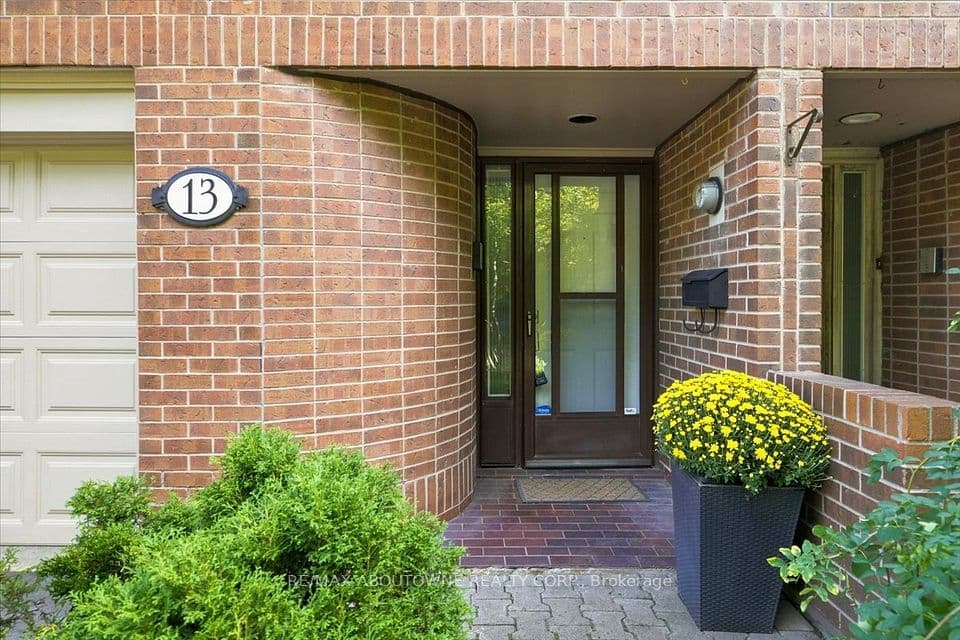 1250 Marlborough Court 13, Oakville, ON L6H 2W7 – photo 3