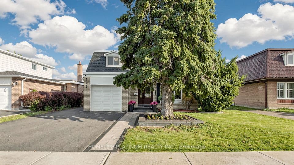 206 Mcmurchy Avenue S, Brampton, ON L6Y 1Z3 – main photo