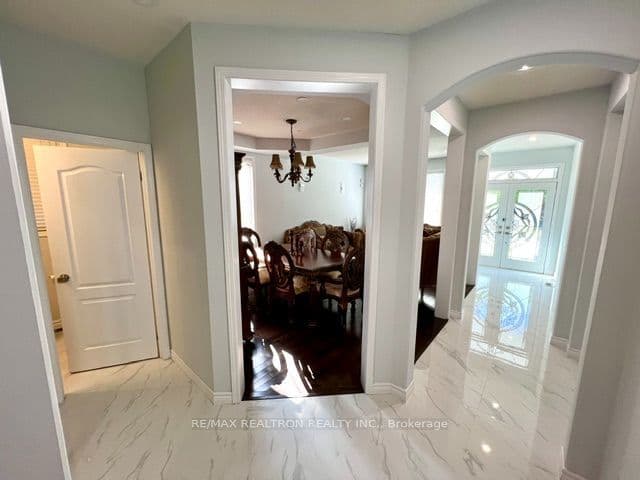 34 Catchfly Crescent, Brampton, ON L6P 2H9 – photo 2