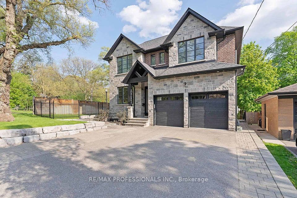 146 Thompson Avenue, Toronto, ON M8Z 3V2 – main photo