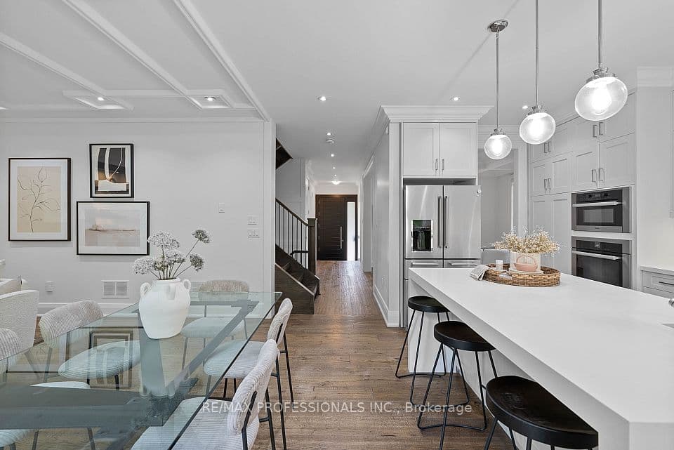 146 Thompson Avenue, Toronto, ON M8Z 3V2 – photo 3