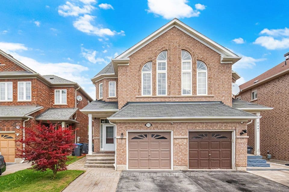 7443 Russian Olive Close, Mississauga, ON L5N 8N7 – main photo