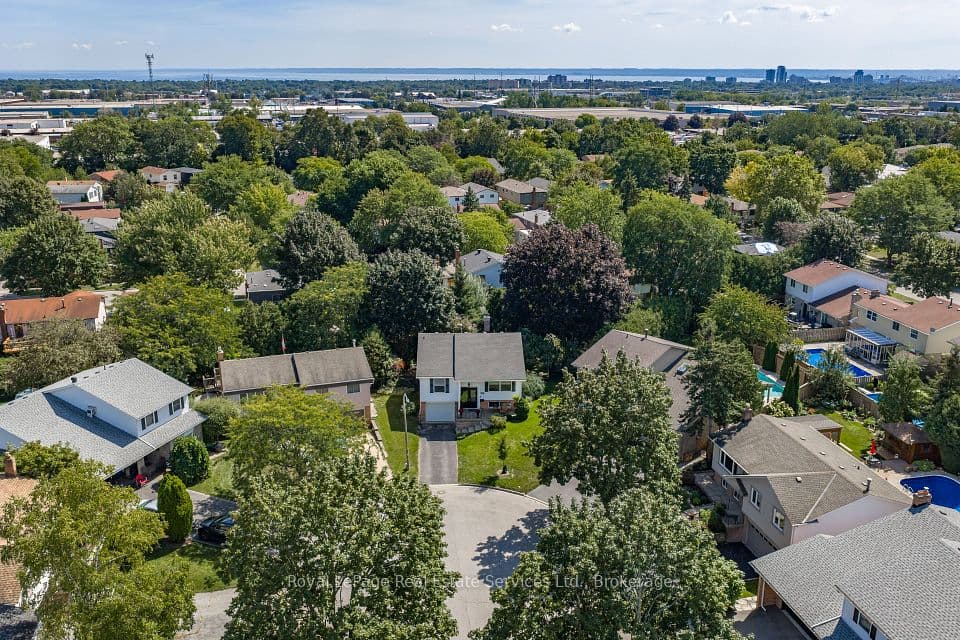 1284 Morgan Court, Burlington, ON L7M 1X2 – photo 3
