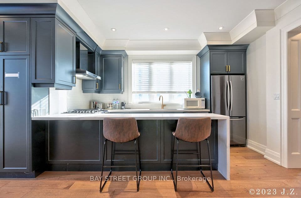 60 Emmett Avenue, Toronto, ON M6M 2E6 – photo 3