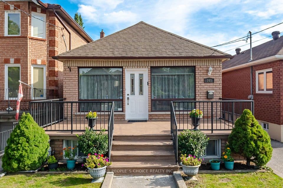 161 Northland Avenue, Toronto, ON M6N 2E4 – main photo
