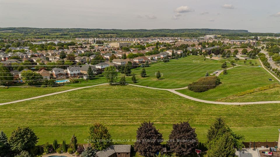 2194 Berwick Drive, Burlington, ON L7M 5C3 – photo 3