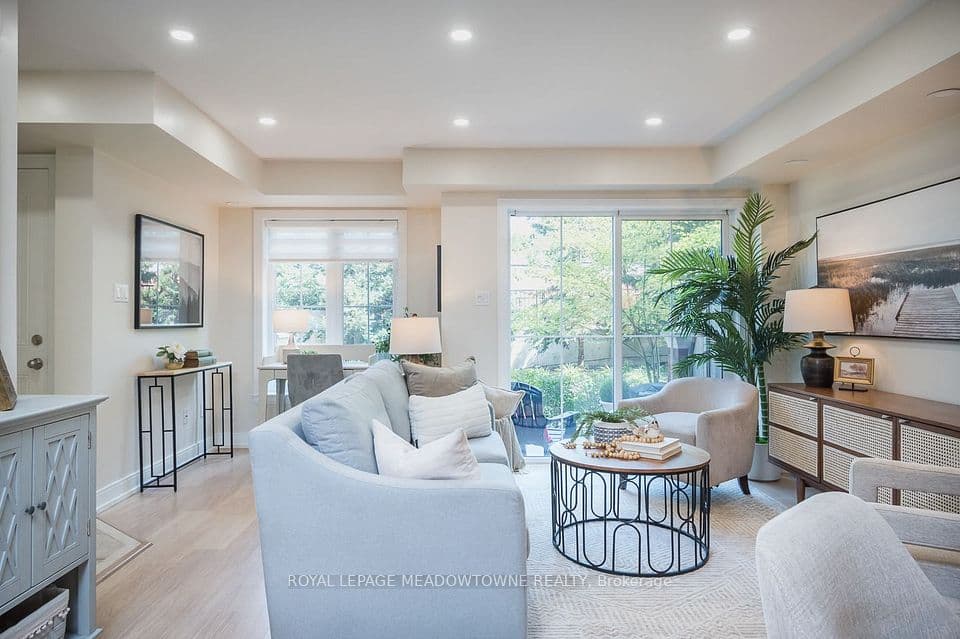 2563 Sixth Line 15, Oakville, ON L6H 0H7 – main photo
