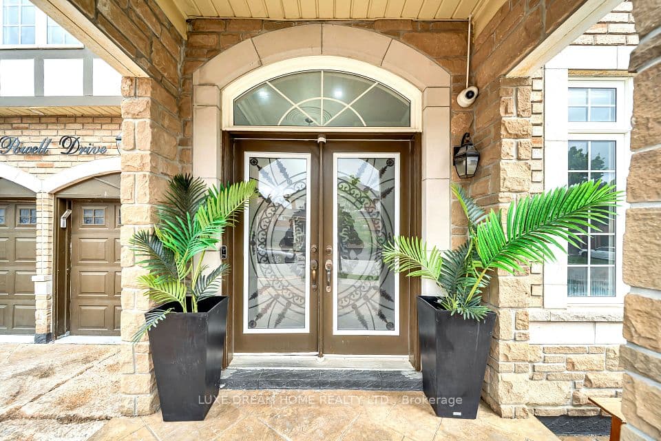 16 Powell Drive E, Brampton, ON L6R 0L1 – photo 2
