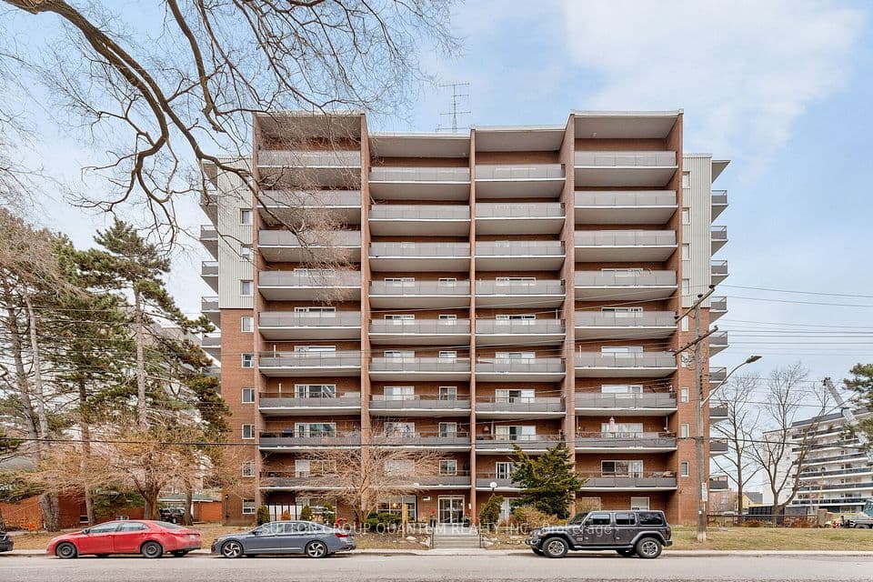 15 Elizabeth Street N 401, Mississauga, ON L5G 2Z3 – photo 2