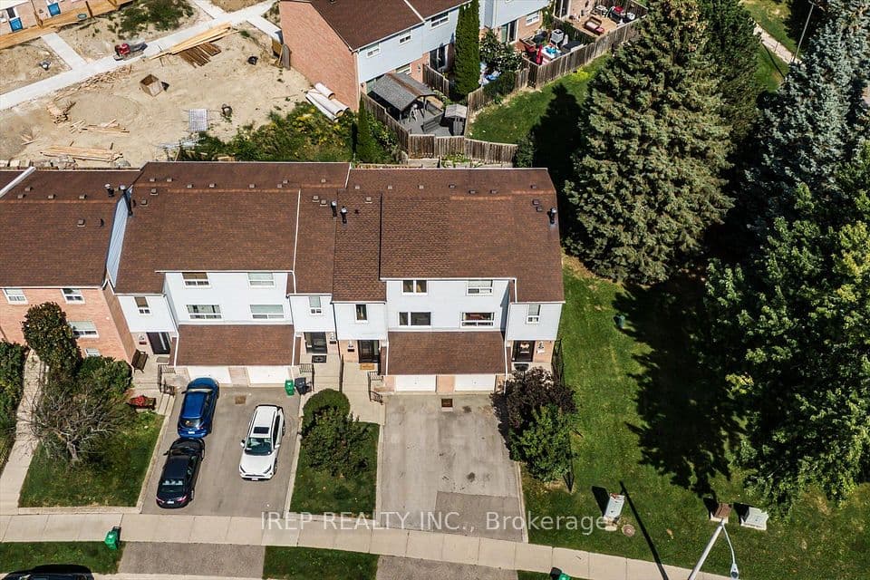1055 Shawnmarr Road 43, Mississauga, ON L5H 3V2 – photo 3