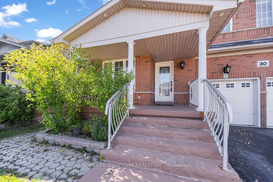 30 Fairhill Avenue, Brampton, ON L7A 2E7 – photo 2