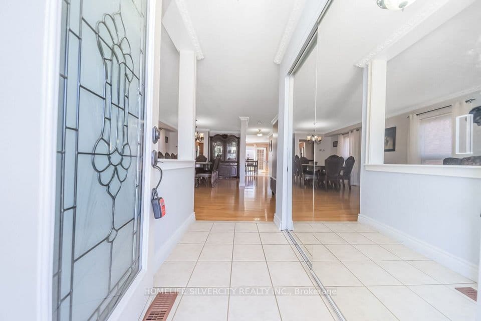 30 Fairhill Avenue, Brampton, ON L7A 2E7 – photo 3